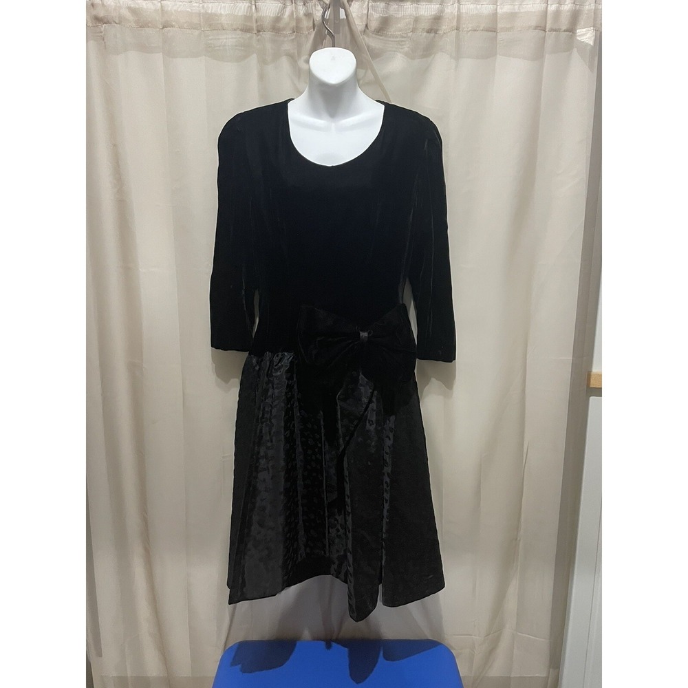 Vintage 80's black velvet party dress huge With bow Sz 8